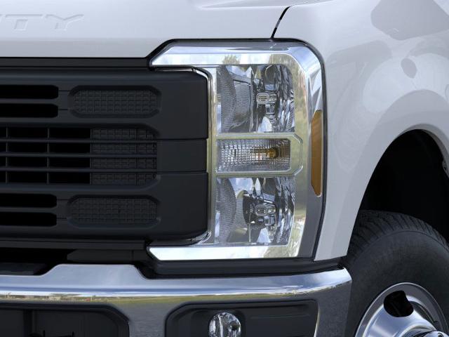 2025 Ford Super Duty F-350 DRW Vehicle Photo in Winslow, AZ 86047-2439