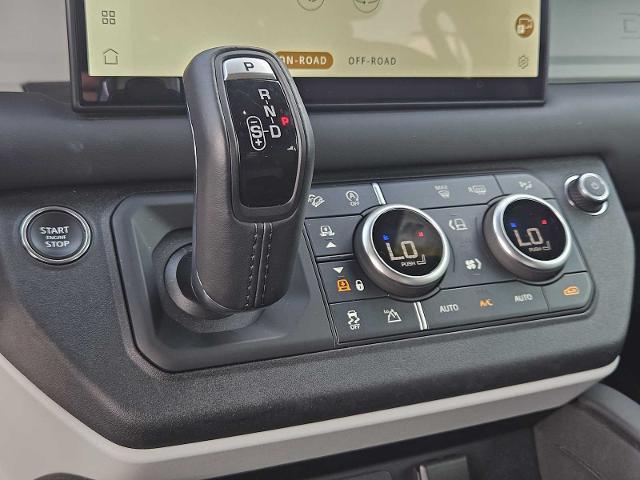 2024 Defender Vehicle Photo in AUSTIN, TX 78717