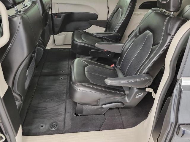2023 Chrysler Pacifica Vehicle Photo in Neenah, WI 54956
