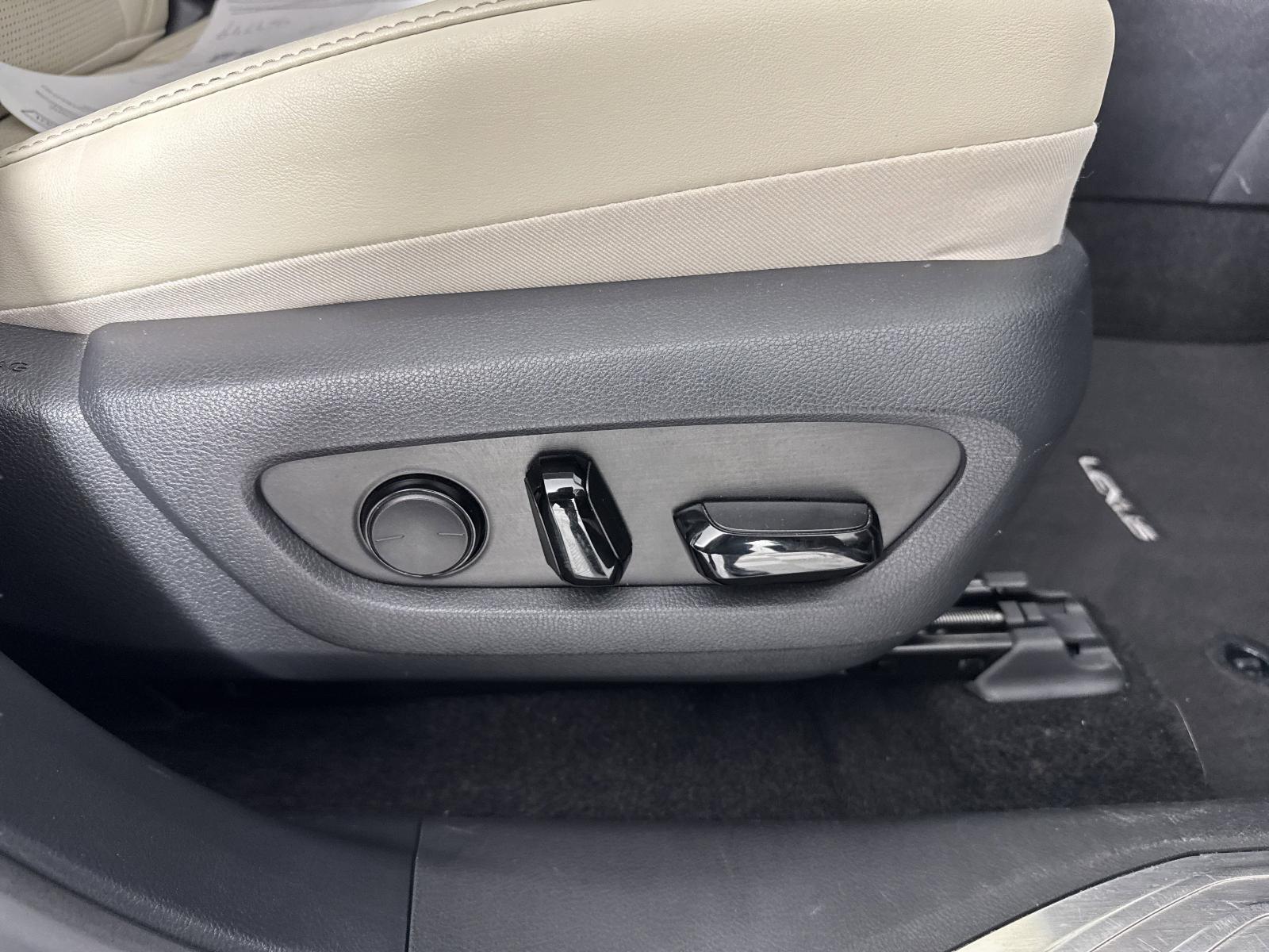 2023 Lexus RX Vehicle Photo in GEORGETOWN, TX 78626-7508