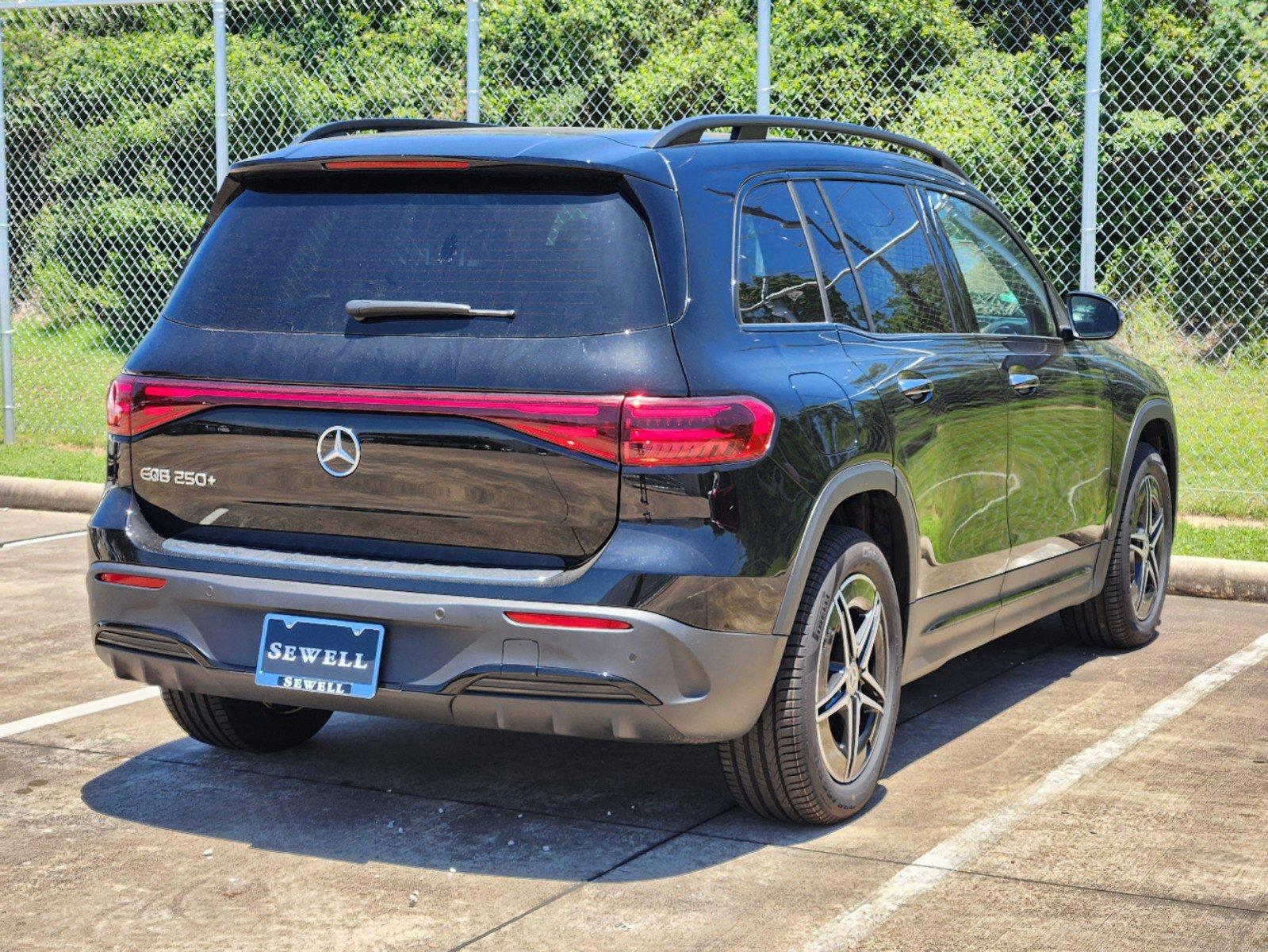 2024 Mercedes-Benz EQB Vehicle Photo in HOUSTON, TX 77079