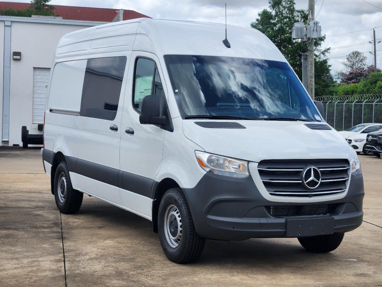 2024 Mercedes-Benz Sprinter Crew Van Vehicle Photo in HOUSTON, TX 77079