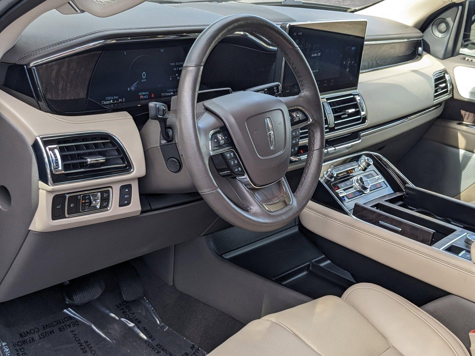 2023 Lincoln Navigator Vehicle Photo in Tampa, FL 33614