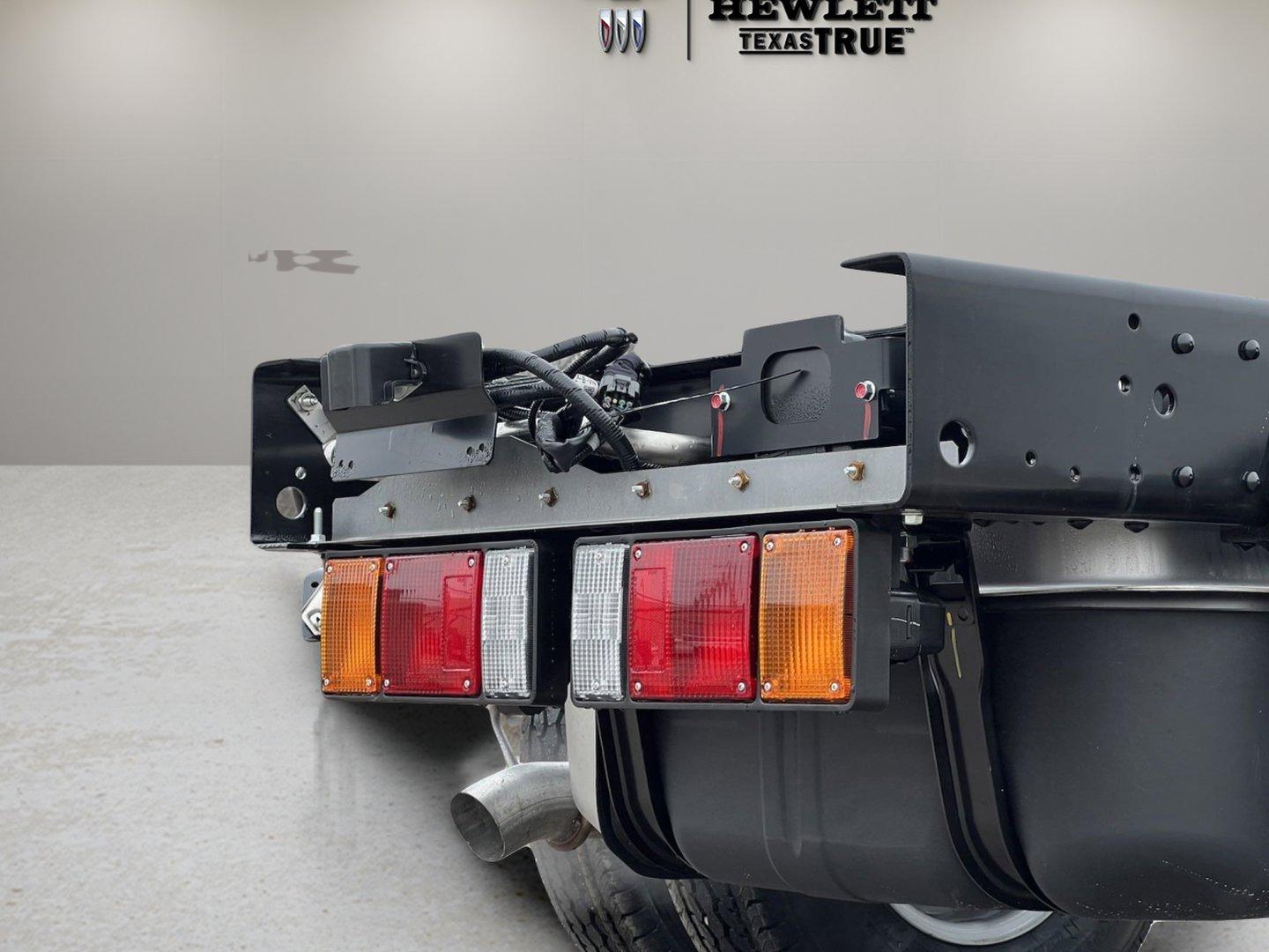 2024 Chevrolet Low Cab Forward 3500 Vehicle Photo in GEORGETOWN, TX 78626-7508