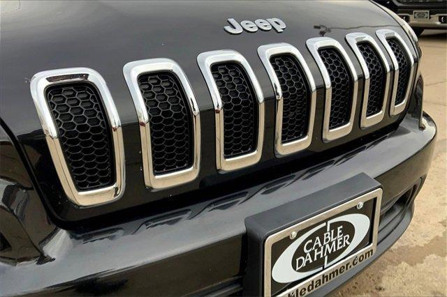 2015 Jeep Cherokee Vehicle Photo in TOPEKA, KS 66609-0000