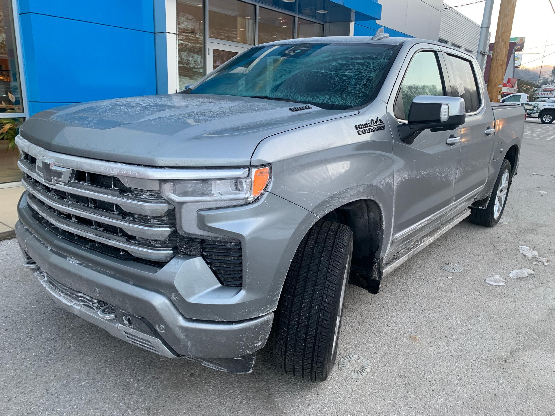 Used 2024 Chevrolet Silverado 1500 High Country with VIN 1GCUDJE87RZ299487 for sale in Pikeville, KY