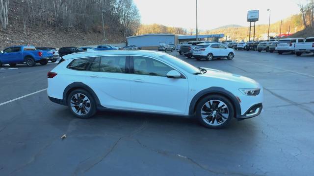 2018 Buick Regal TourX Vehicle Photo in MARION, NC 28752-6372