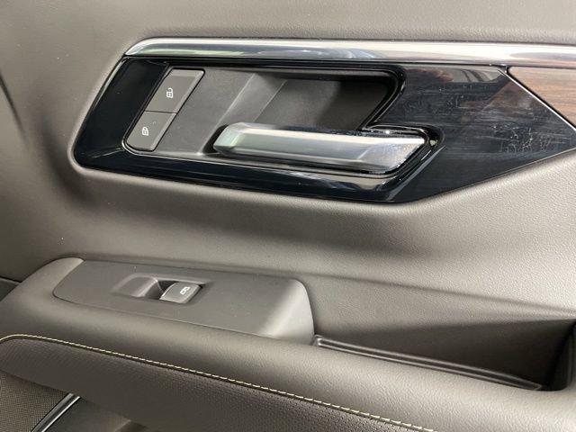 2025 Chevrolet Tahoe Vehicle Photo in PHOENIX, AZ 85014-3381