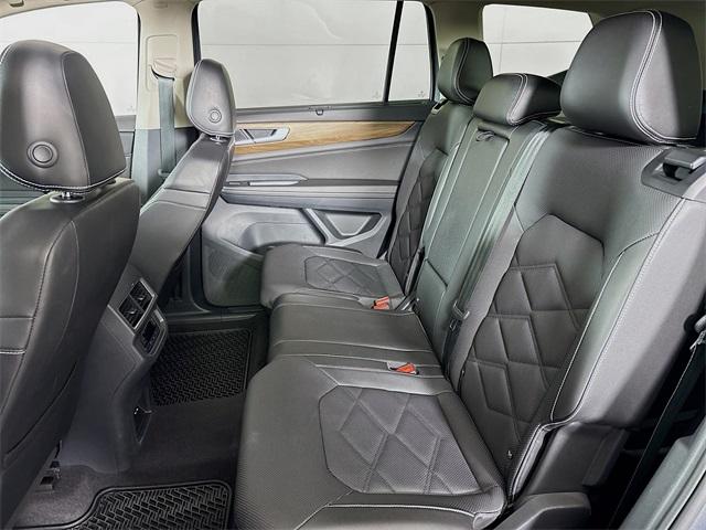 2024 Volkswagen Atlas Vehicle Photo in Puyallup, WA 98371