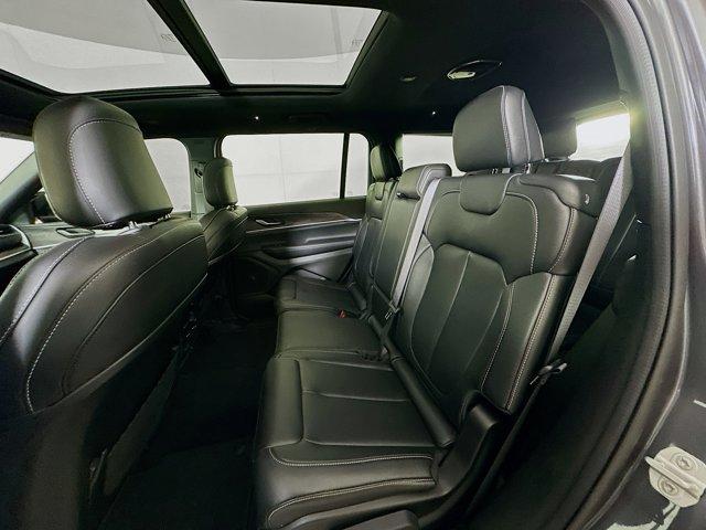 2024 Jeep Grand Cherokee L Vehicle Photo in Doylsetown, PA 18901