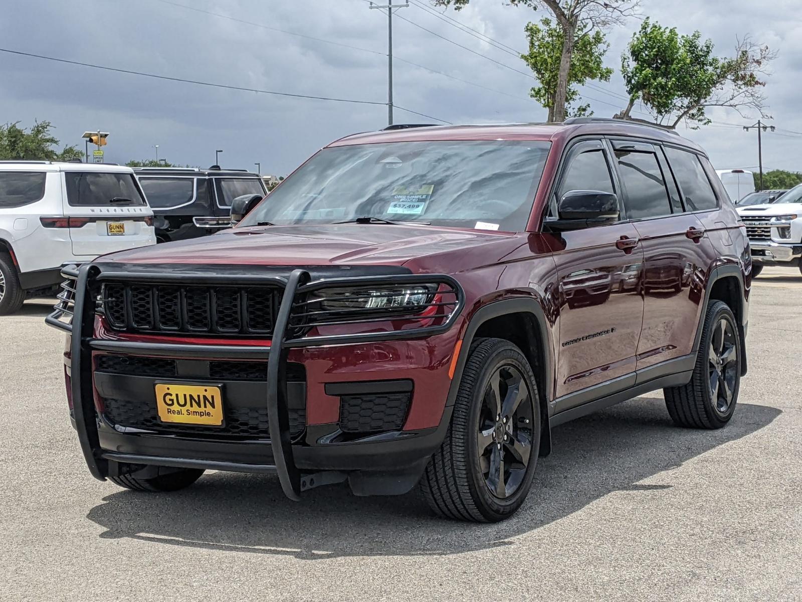 2024 Jeep Grand Cherokee L Vehicle Photo in Seguin, TX 78155
