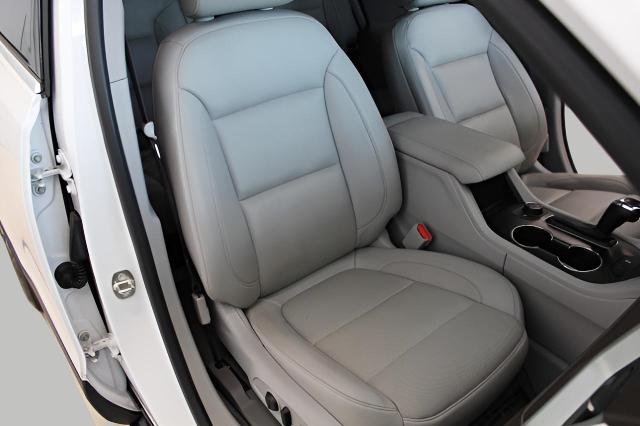 2017 GMC Acadia Vehicle Photo in Green Bay, WI 54304