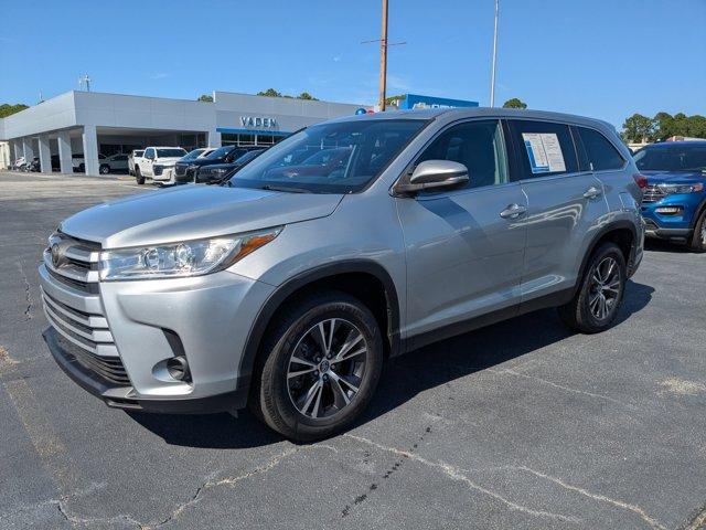 2019 Toyota Highlander Vehicle Photo in BRUNSWICK, GA 31525-1881
