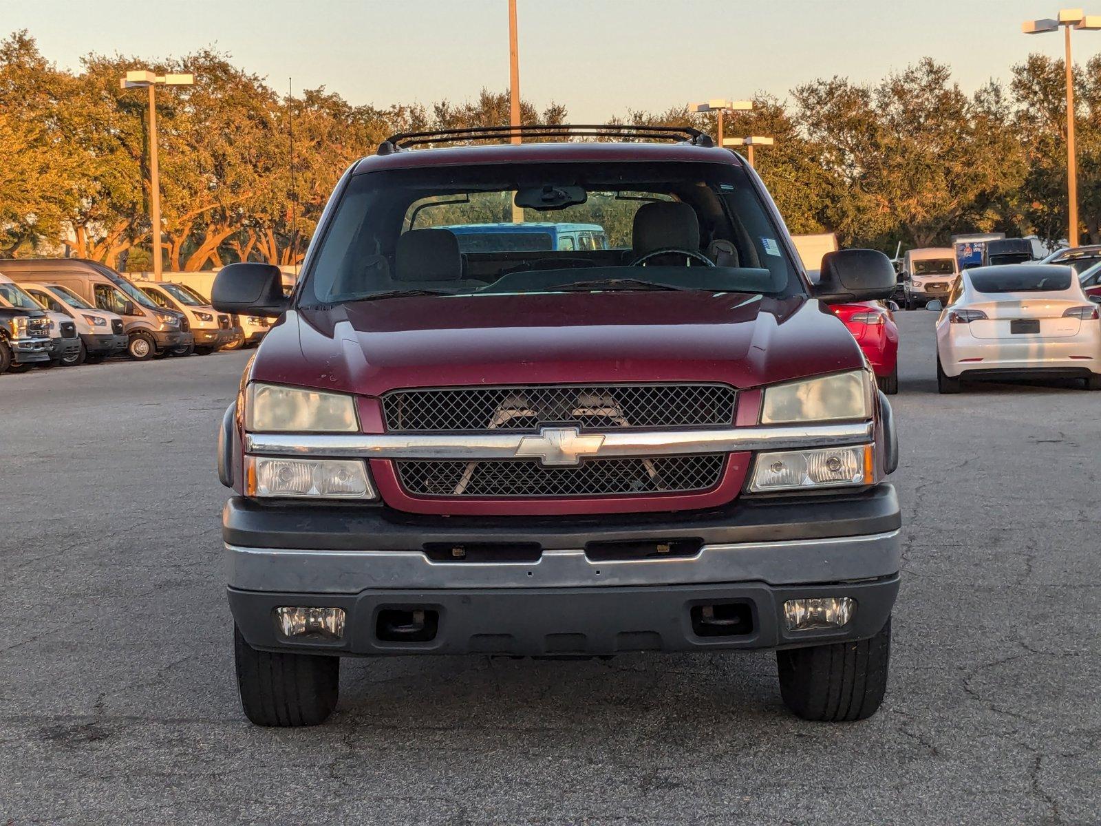 2004 Chevrolet Avalanche Vehicle Photo in St. Petersburg, FL 33713