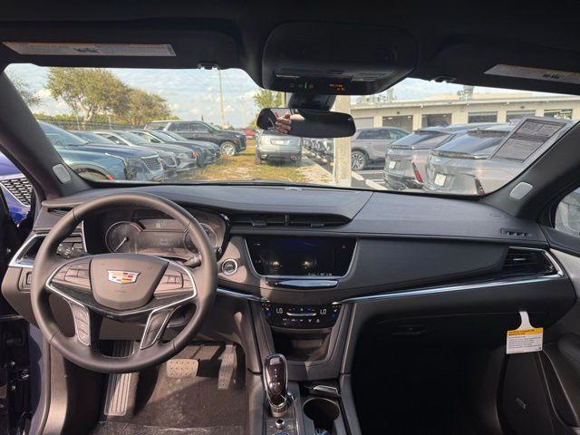 2025 Cadillac XT5 Vehicle Photo in DELRAY BEACH, FL 33483-3294