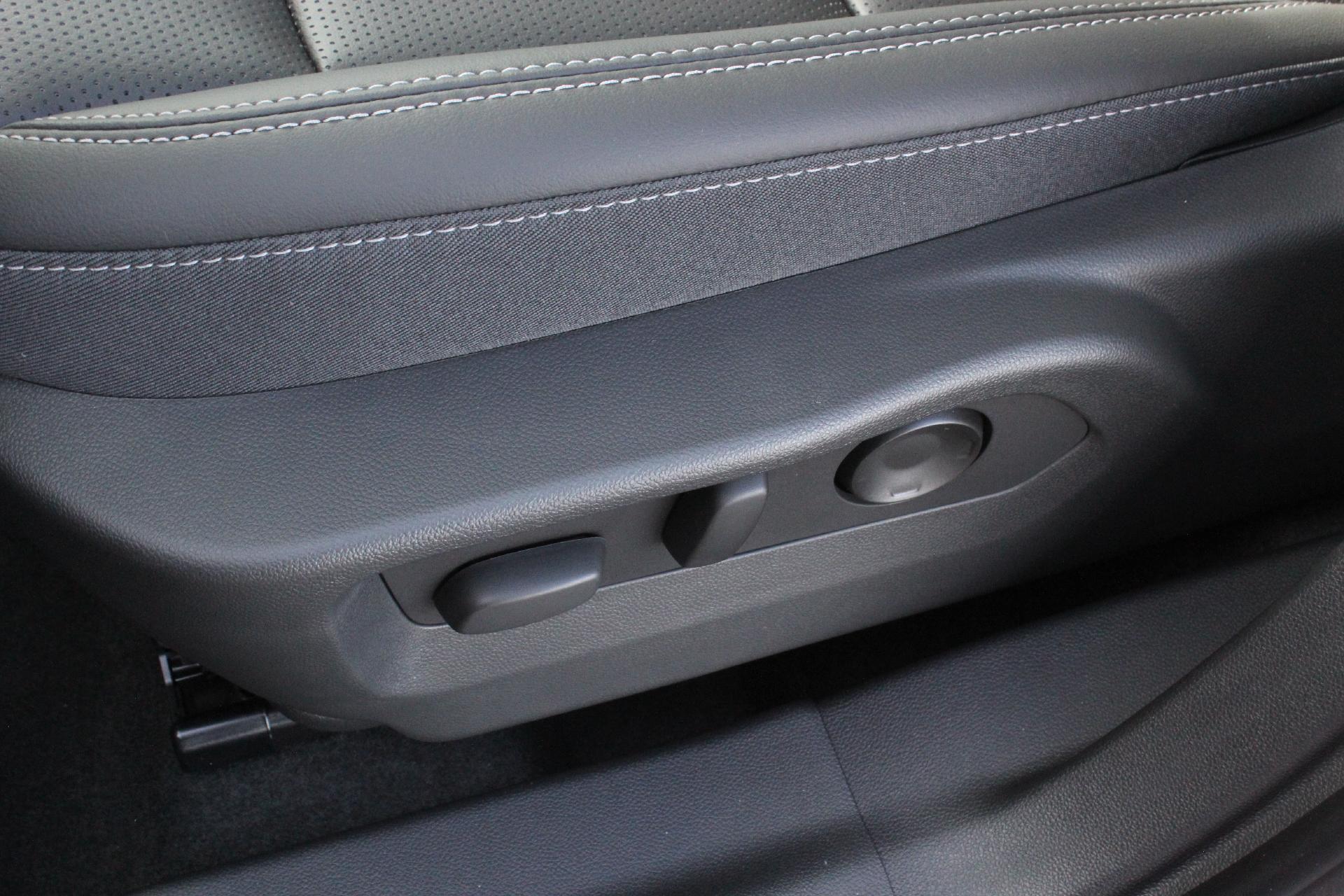 2025 Buick Envision Vehicle Photo in AURORA, CO 80012-4011