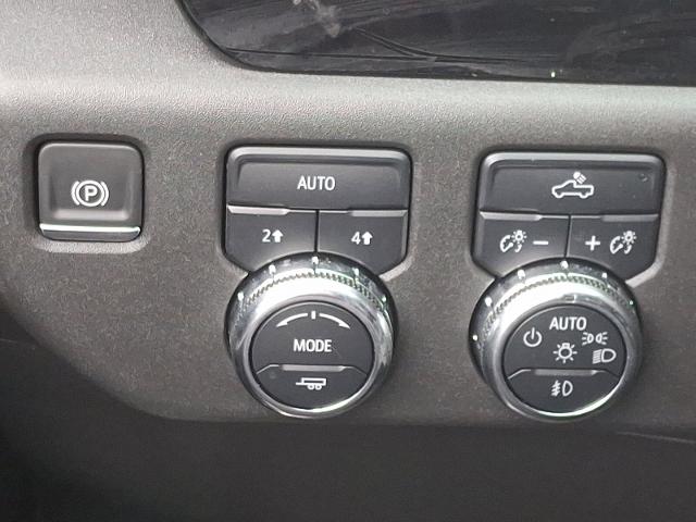 2025 GMC Sierra 1500 Vehicle Photo in TREVOSE, PA 19053-4984