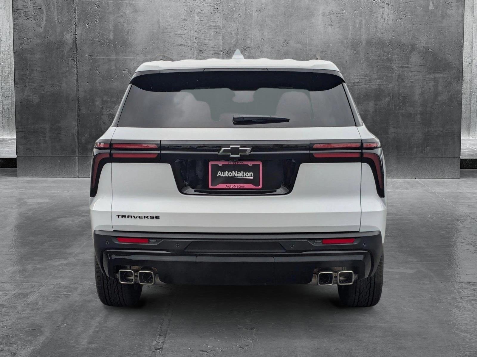 2025 Chevrolet Traverse Vehicle Photo in VALENCIA, CA 91355-1705