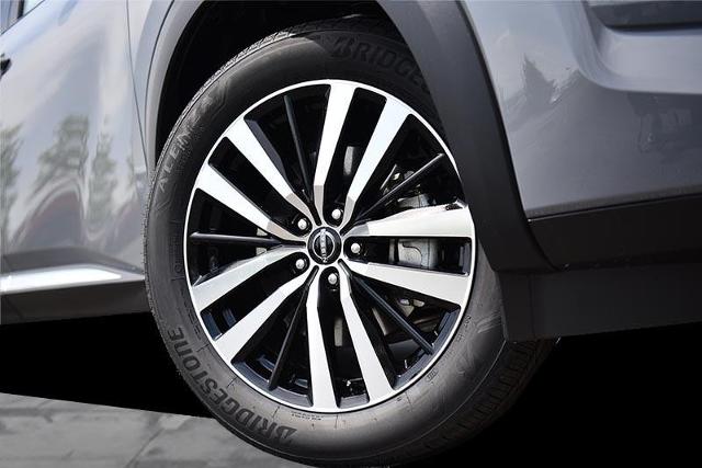 2025 Nissan Pathfinder Vehicle Photo in Ballwin, MO 63011