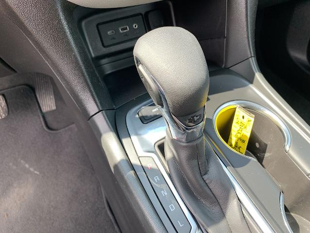 2022 Chevrolet Equinox Vehicle Photo in MOON TOWNSHIP, PA 15108-2571