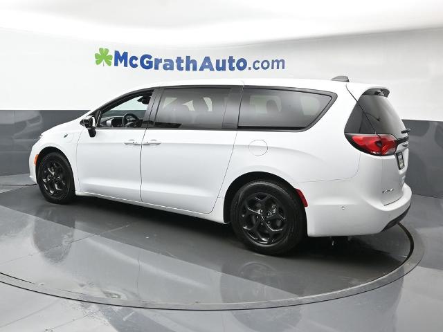 2024 Chrysler Pacifica Vehicle Photo in Cedar Rapids, IA 52402