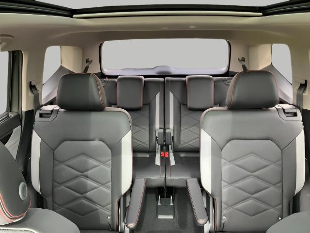 2025 Volkswagen Atlas Vehicle Photo in Oshkosh, WI 54904
