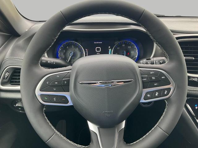 2025 Chrysler Pacifica Vehicle Photo in Kaukauna, WI 54130