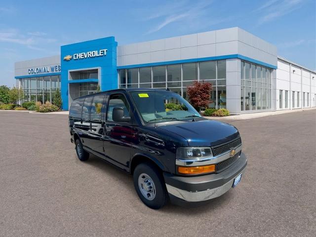 View vehicle photo 7