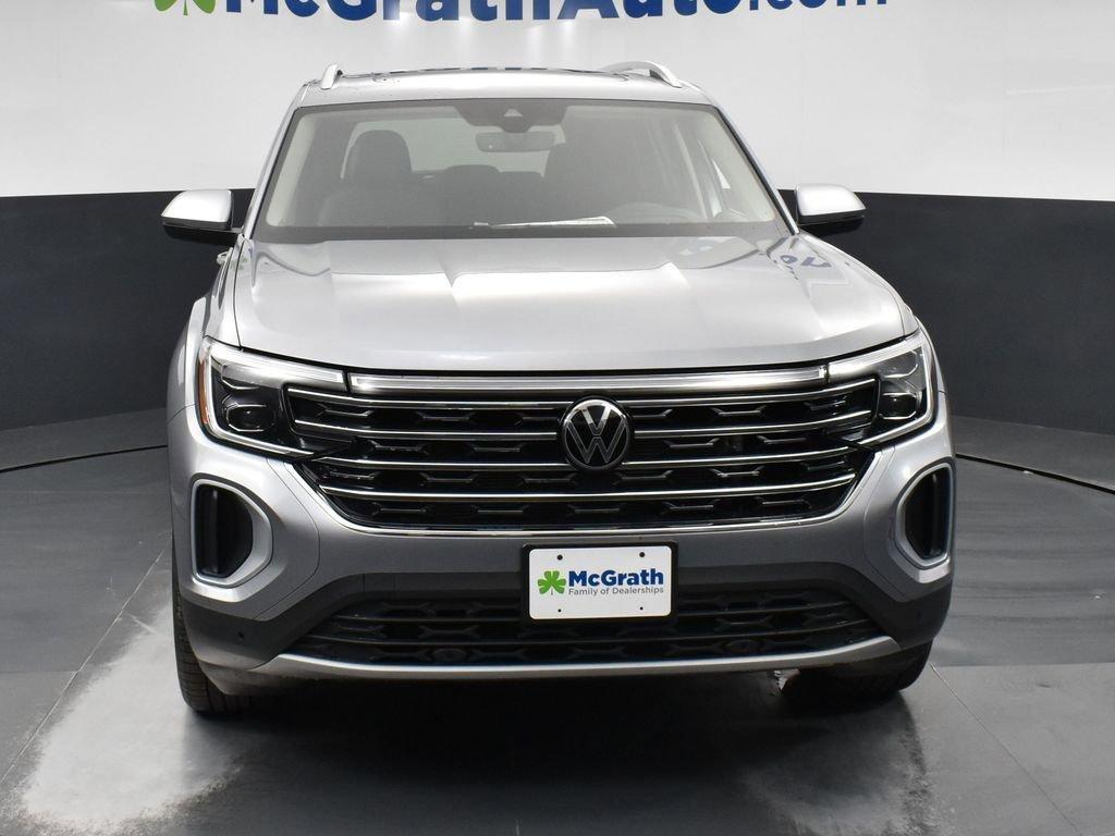 2024 Volkswagen Atlas Vehicle Photo in Marion, IA 52302