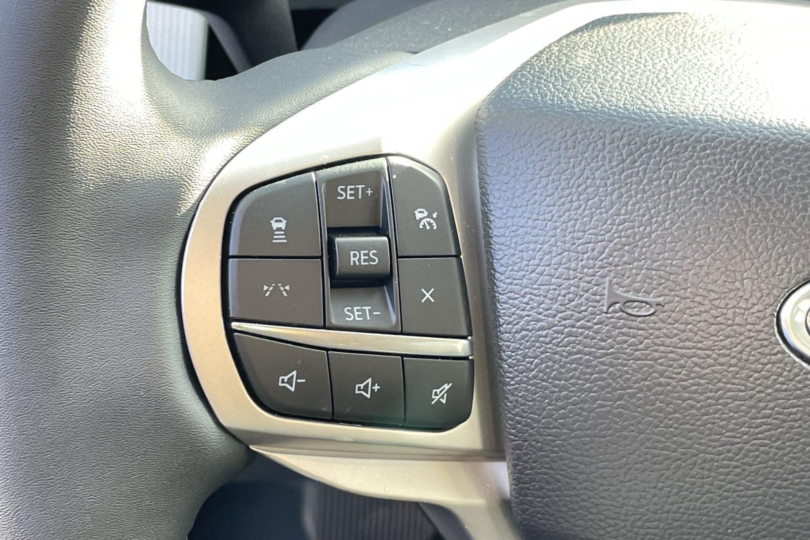 2025 Ford Explorer Vehicle Photo in Belle Vernon, PA 15012