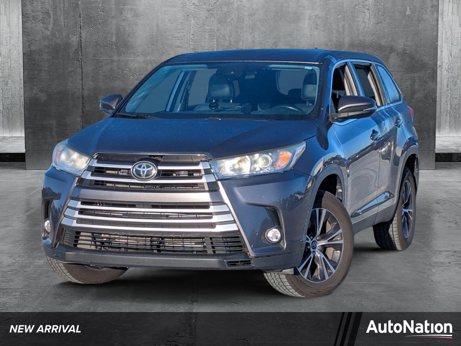 2019 Toyota Highlander Vehicle Photo in Ft. Myers, FL 33907