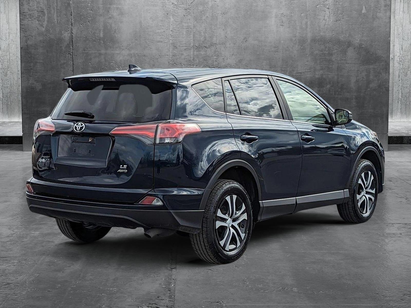 2018 Toyota RAV4 Vehicle Photo in Spokane Valley, WA 99212