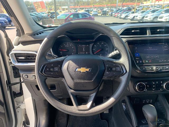 2023 Chevrolet Trailblazer Vehicle Photo in MOON TOWNSHIP, PA 15108-2571