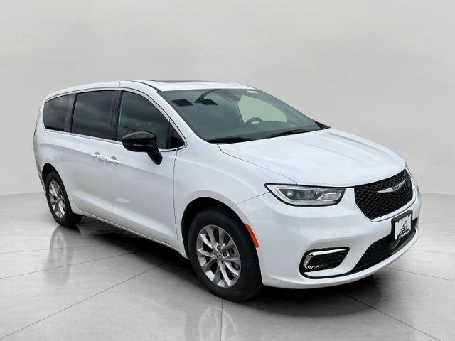 2025 Chrysler Pacifica Vehicle Photo in Oshkosh, WI 54901