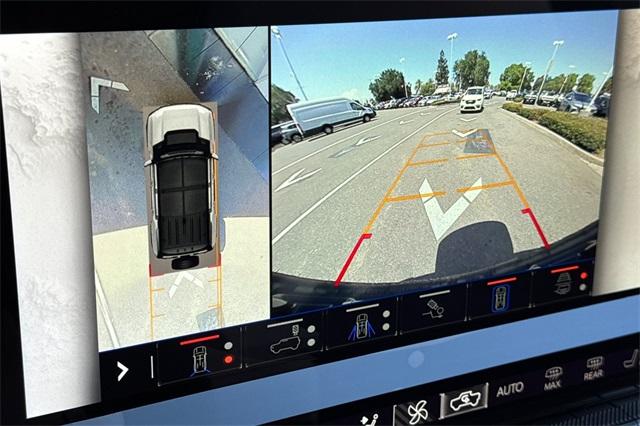 2025 GMC HUMMER EV SUV Vehicle Photo in ELK GROVE, CA 95757-8703