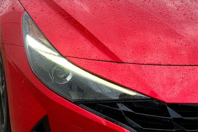2021 Hyundai Elantra Vehicle Photo in TOPEKA, KS 66609-0000