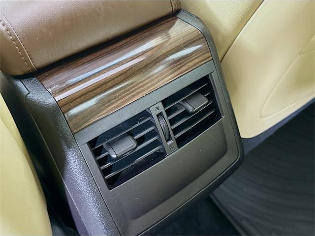 2015 Toyota Avalon Hybrid Vehicle Photo in Everett, WA 98204
