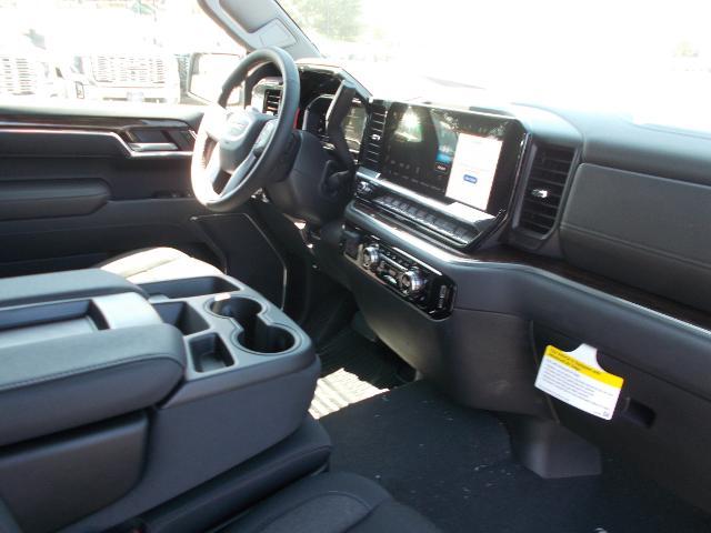 2025 GMC Sierra 1500 Vehicle Photo in LOWELL, MA 01852-4336