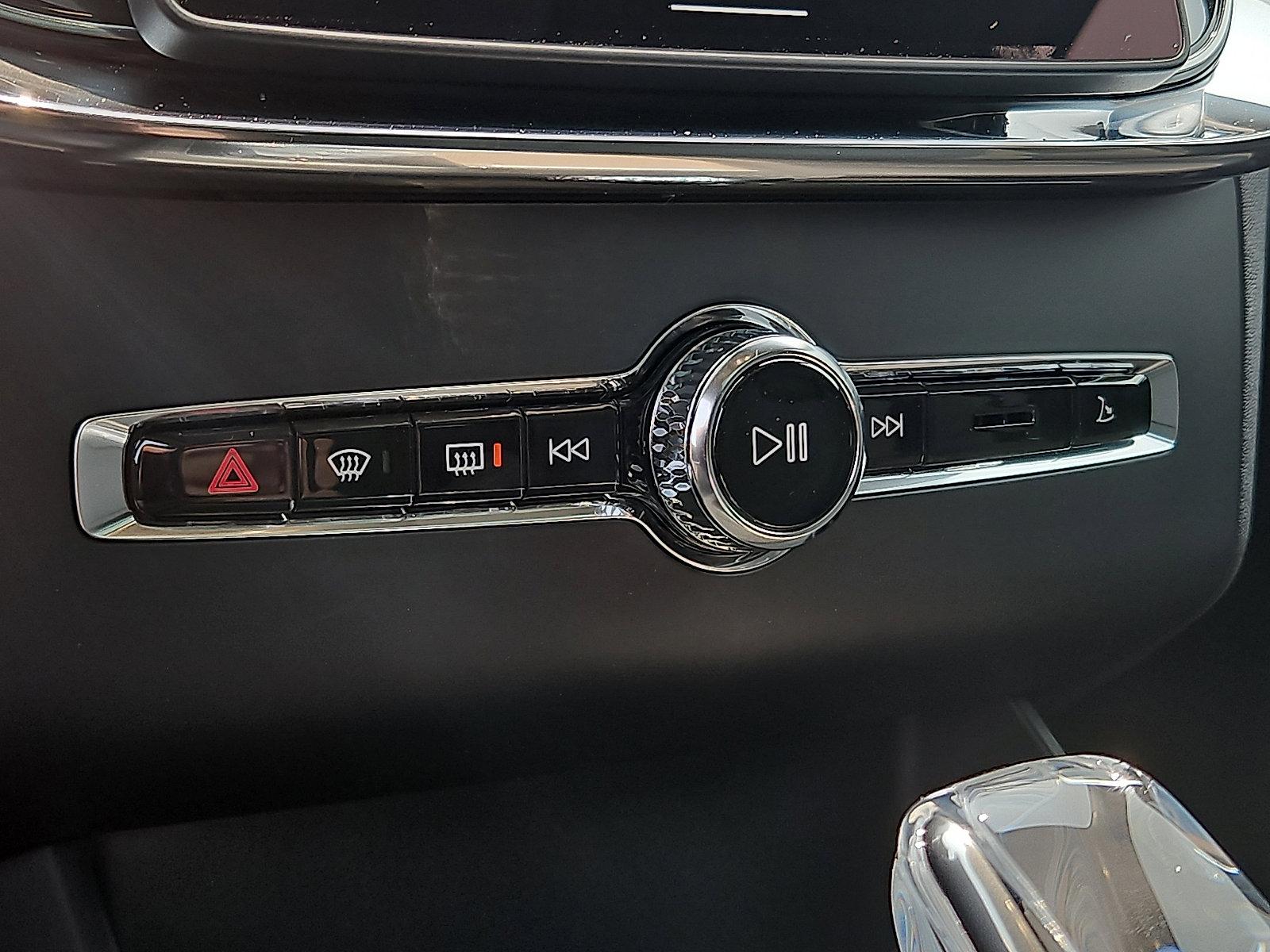 2025 Volvo XC90 Vehicle Photo in Trevose, PA 19053