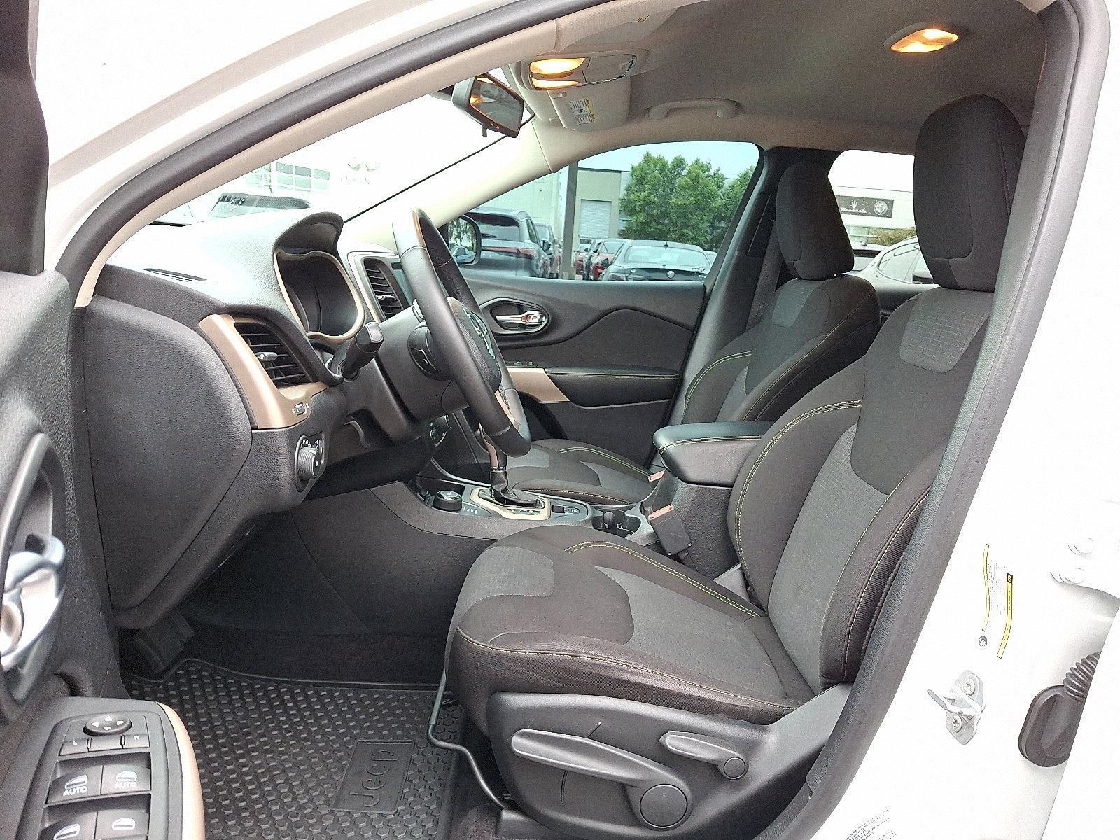 2017 Jeep Cherokee Vehicle Photo in Willow Grove, PA 19090