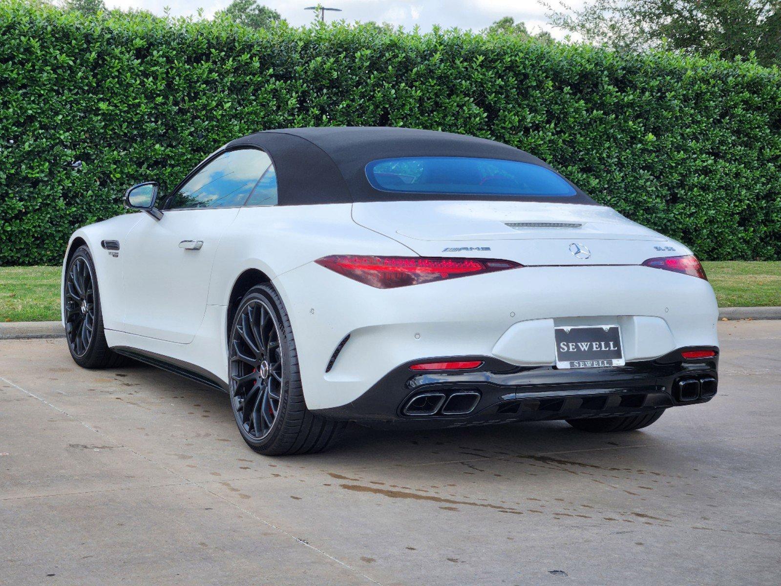 2025 Mercedes-Benz SL Vehicle Photo in HOUSTON, TX 77079