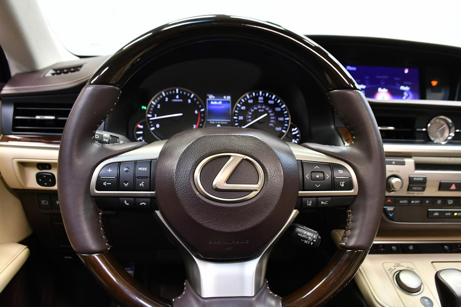 2017 Lexus ES 350 Vehicle Photo in DALLAS, TX 75235