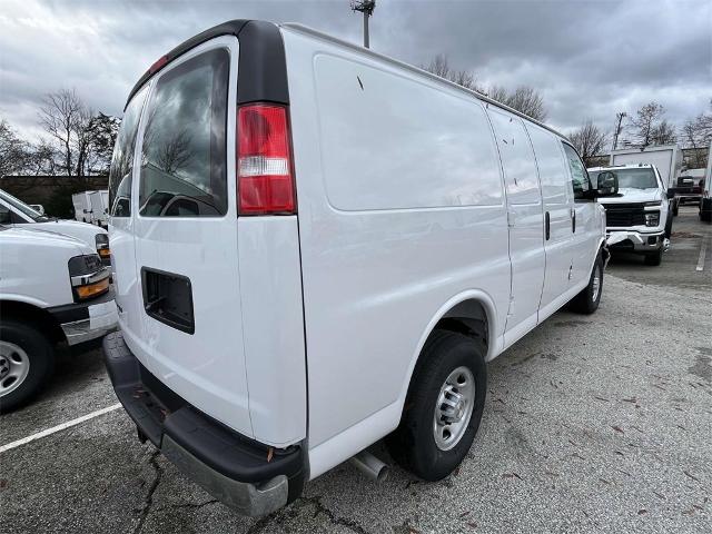 2025 Chevrolet Express Cargo 2500 Vehicle Photo in ALCOA, TN 37701-3235