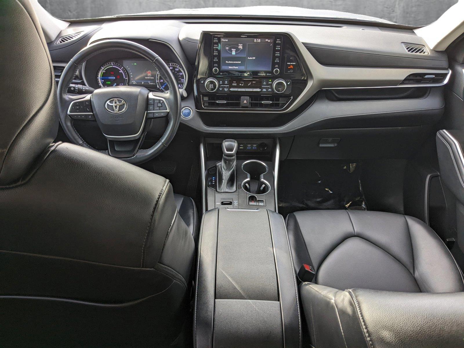 2022 Toyota Highlander Vehicle Photo in Davie, FL 33331