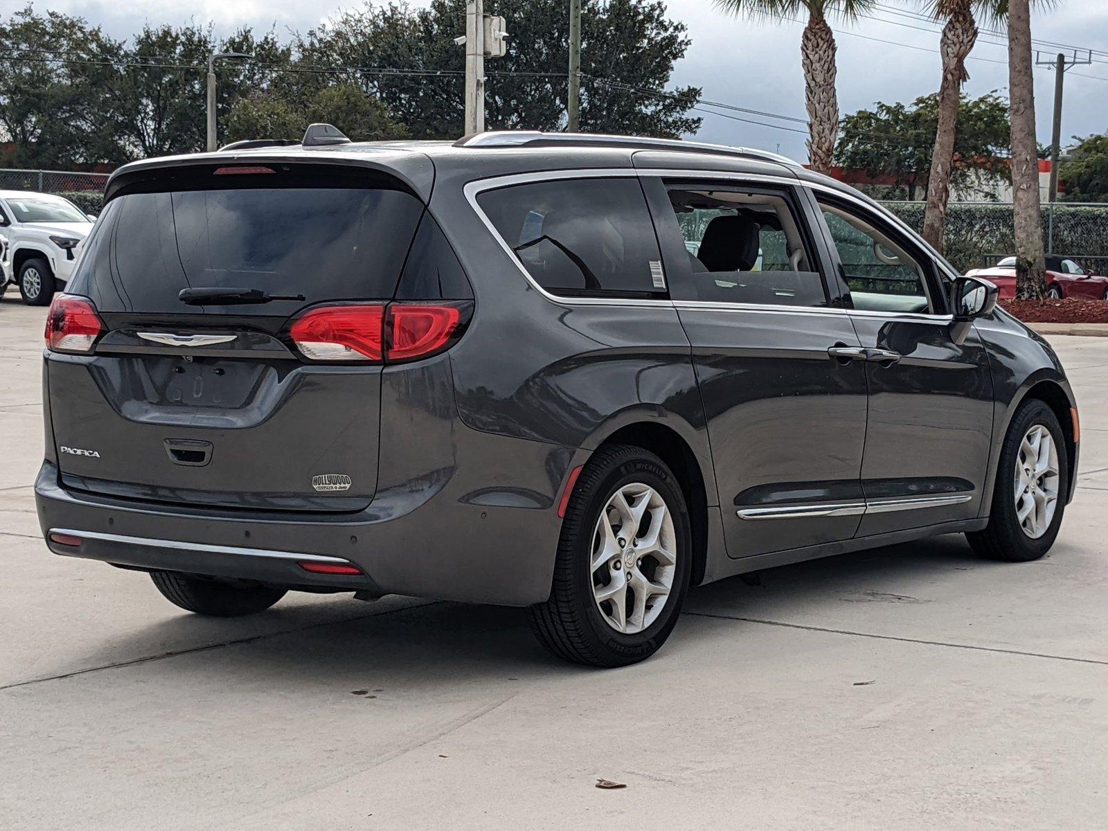 2019 Chrysler Pacifica Vehicle Photo in Davie, FL 33331