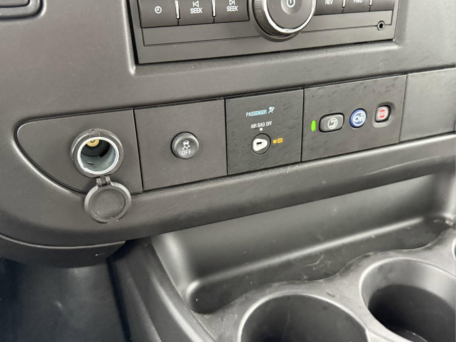 2024 Chevrolet Express Cutaway 3500 Vehicle Photo in GEORGETOWN, TX 78626-7508