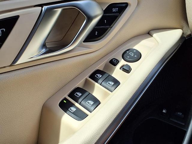 2024 BMW 330e Vehicle Photo in Tampa, FL 33612