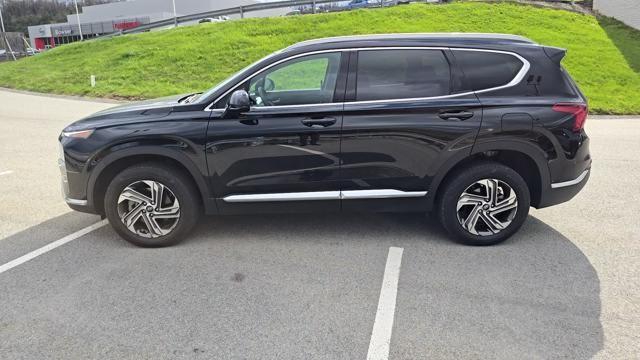 2022 Hyundai SANTA FE Vehicle Photo in Pleasant Hills, PA 15236