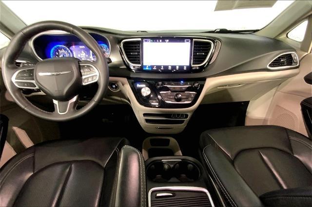 2023 Chrysler Pacifica Vehicle Photo in Kansas City, MO 64114