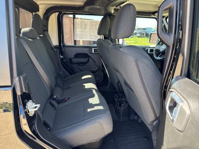 2024 Jeep Gladiator Vehicle Photo in MEDINA, OH 44256-9631